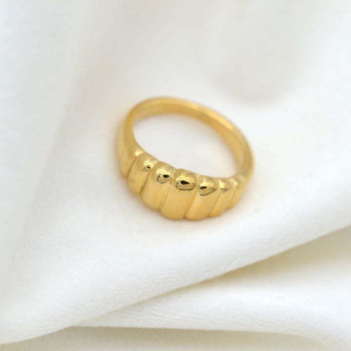 "Ekavi" - Geometric Ring - Aella Design Jewelry