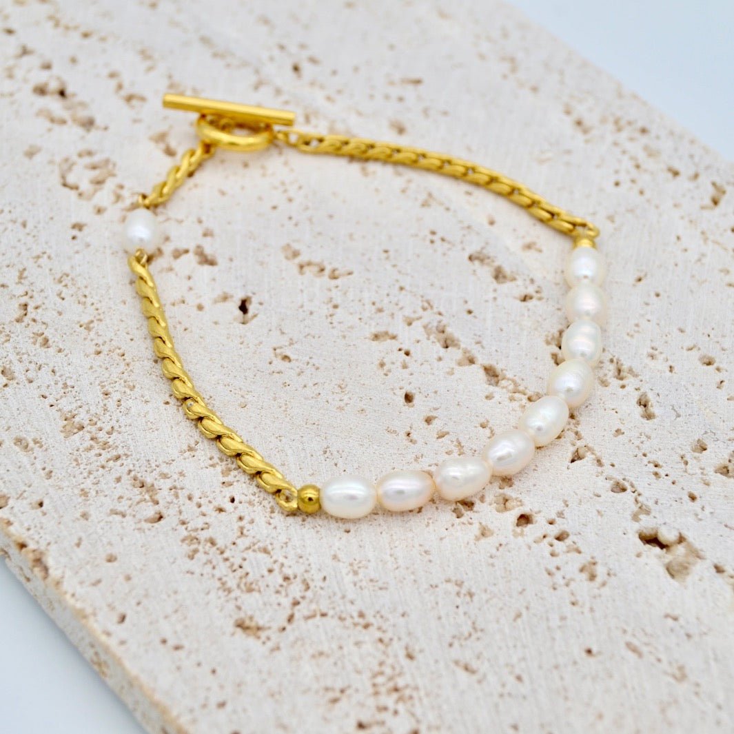 "Elli" - Freshwater Pearl Twist Chain Bracelet - Aella Design Jewelry