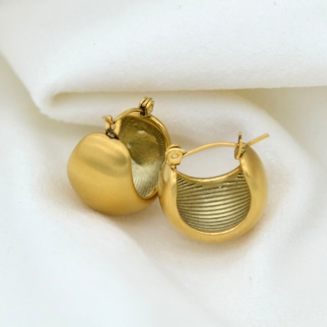 "Helida" - Minimalist Matte Gold Chunky Hoop Earrings Set - Aella Design Jewelry